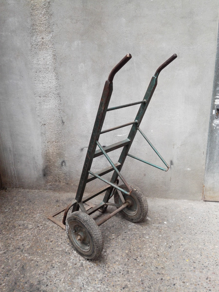 carretilla 2ruedas hierro neumatico 3_50-8 42_5-152x46_5-67x105 1u